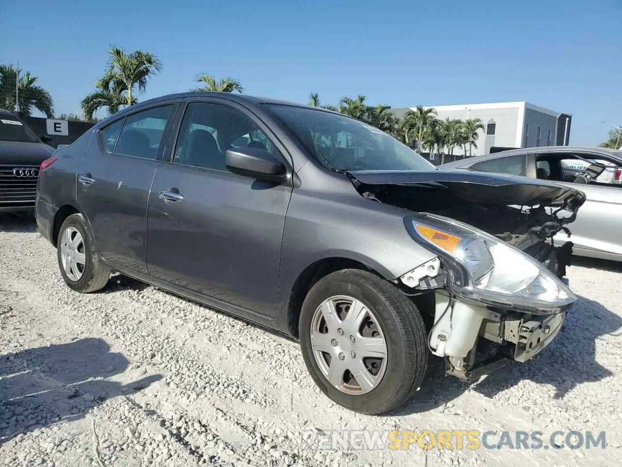 4 Фотография поврежденного автомобиля 3N1CN7AP8KL825716 NISSAN VERSA 2019