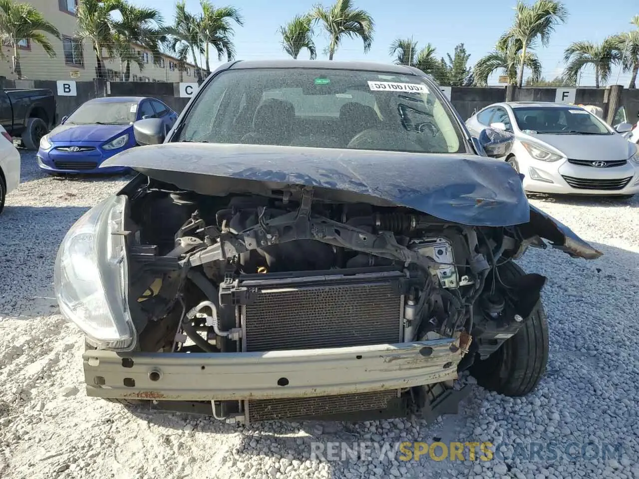 5 Фотография поврежденного автомобиля 3N1CN7AP8KL825716 NISSAN VERSA 2019