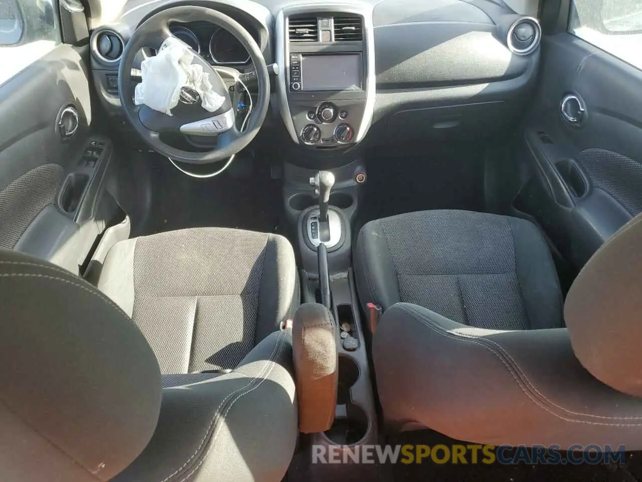 8 Фотография поврежденного автомобиля 3N1CN7AP8KL825716 NISSAN VERSA 2019