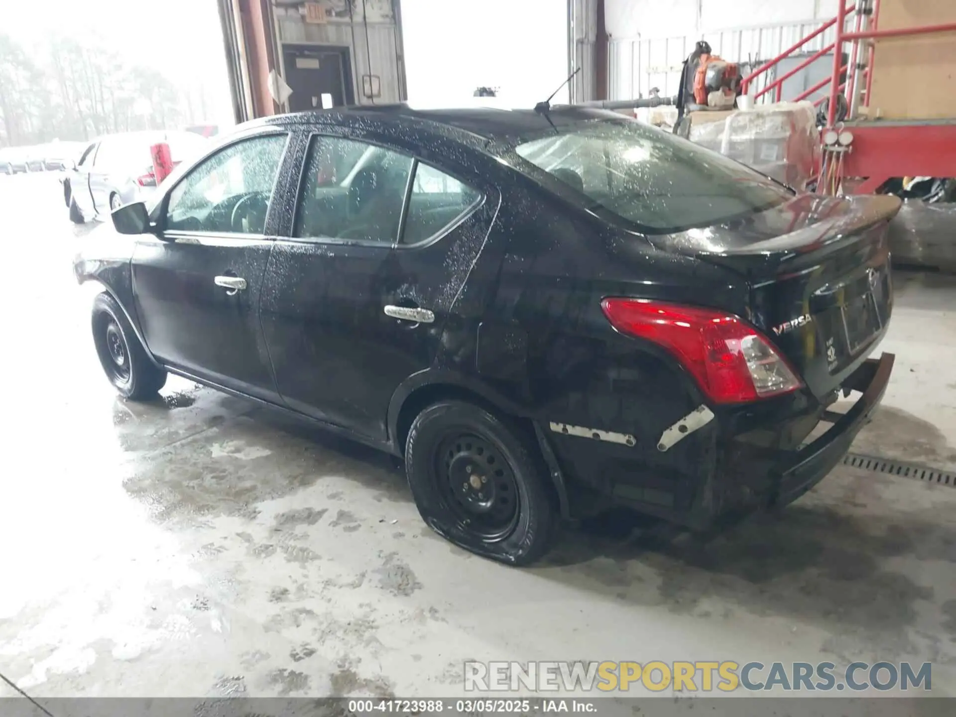 3 Фотография поврежденного автомобиля 3N1CN7AP8KL828874 NISSAN VERSA 2019