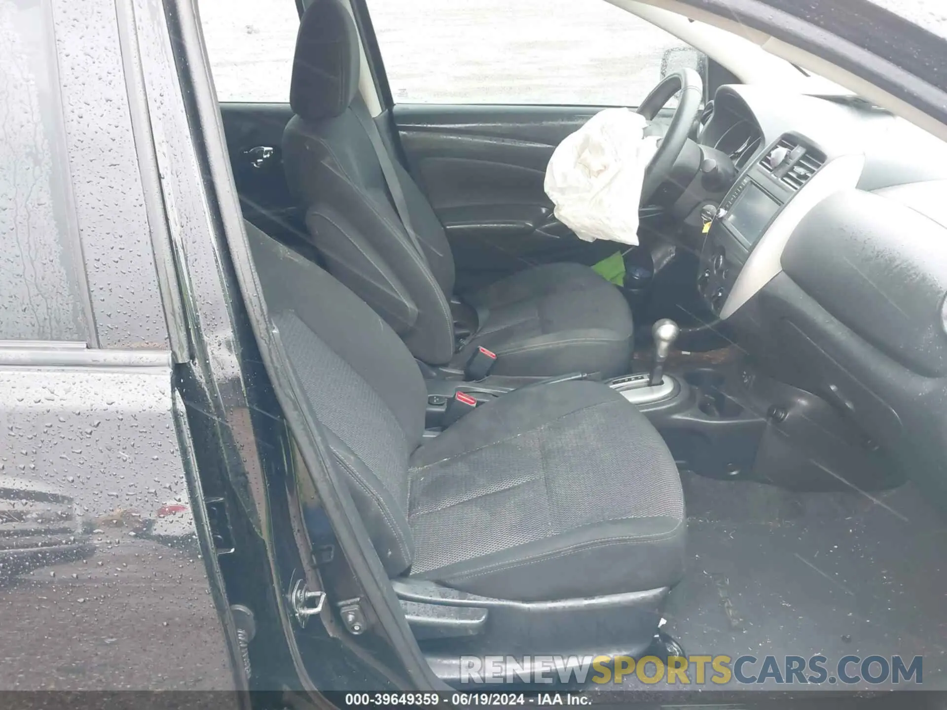 5 Photograph of a damaged car 3N1CN7AP8KL850101 NISSAN VERSA 2019