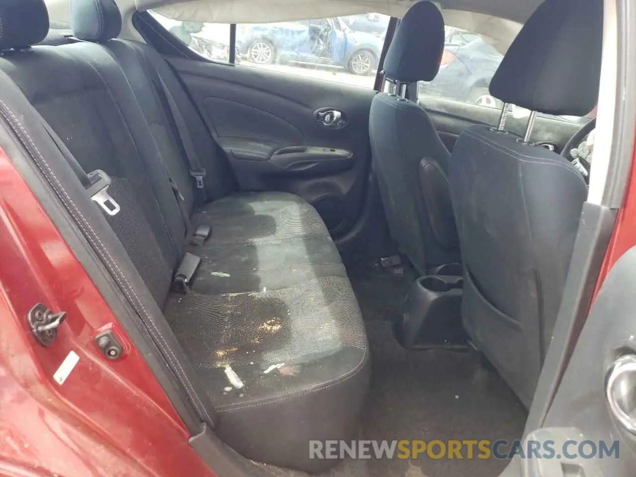 10 Photograph of a damaged car 3N1CN7AP8KL861356 NISSAN VERSA 2019