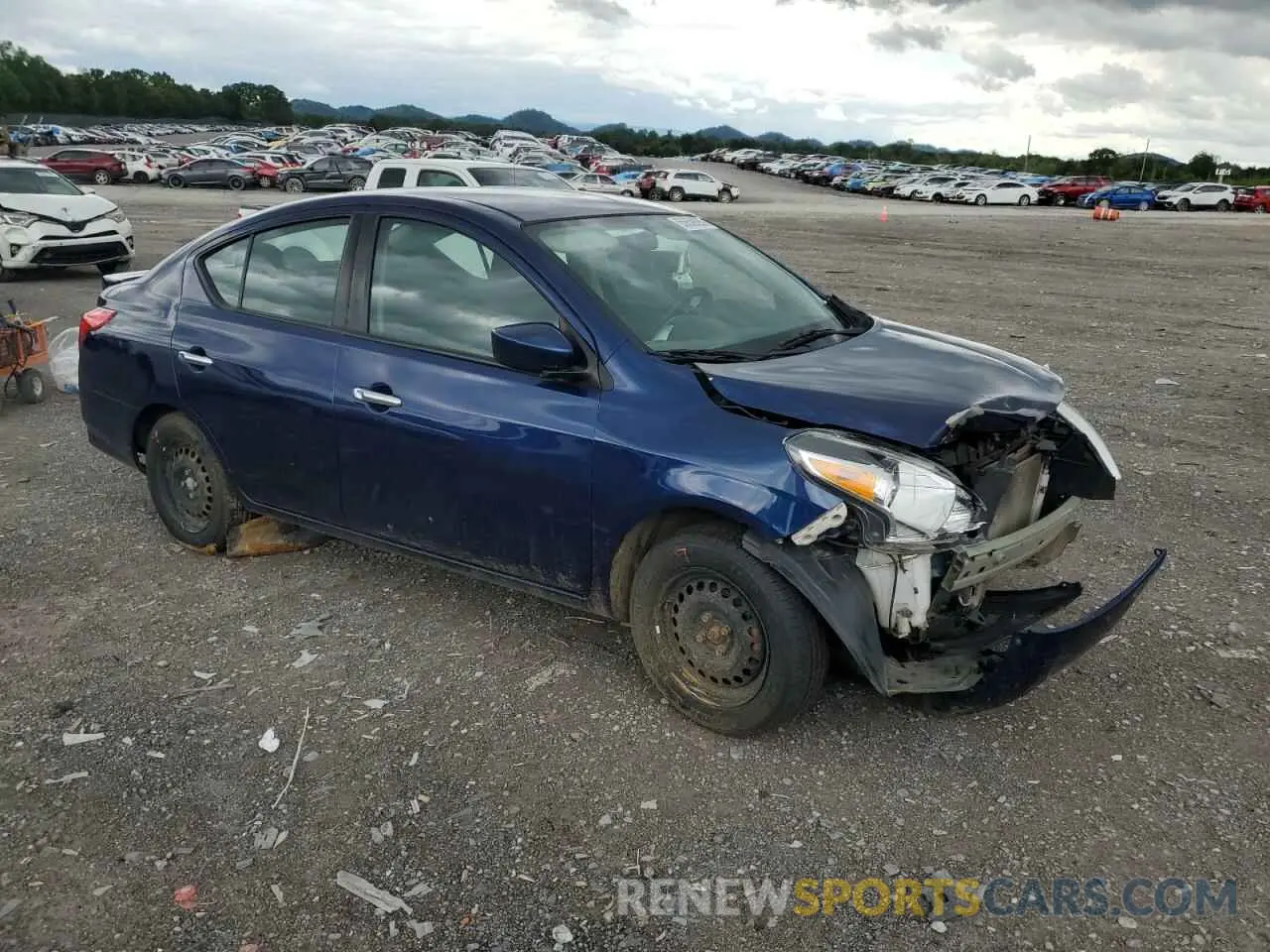 4 Фотография поврежденного автомобиля 3N1CN7AP8KL864080 NISSAN VERSA 2019