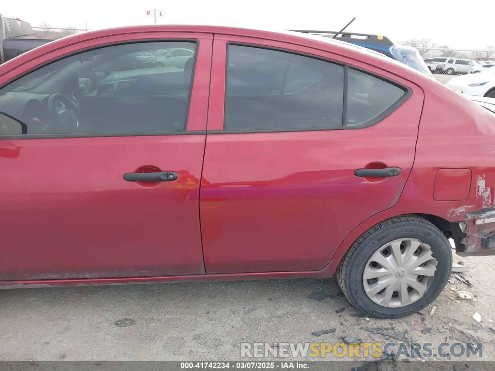 15 Photograph of a damaged car 3N1CN7AP9KL818340 NISSAN VERSA 2019