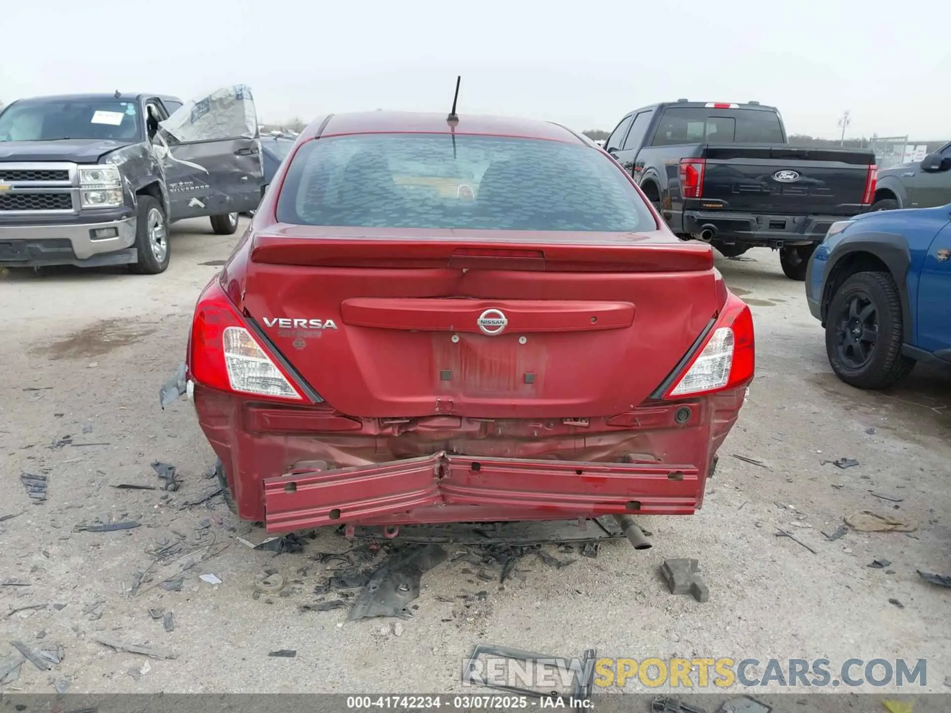17 Photograph of a damaged car 3N1CN7AP9KL818340 NISSAN VERSA 2019