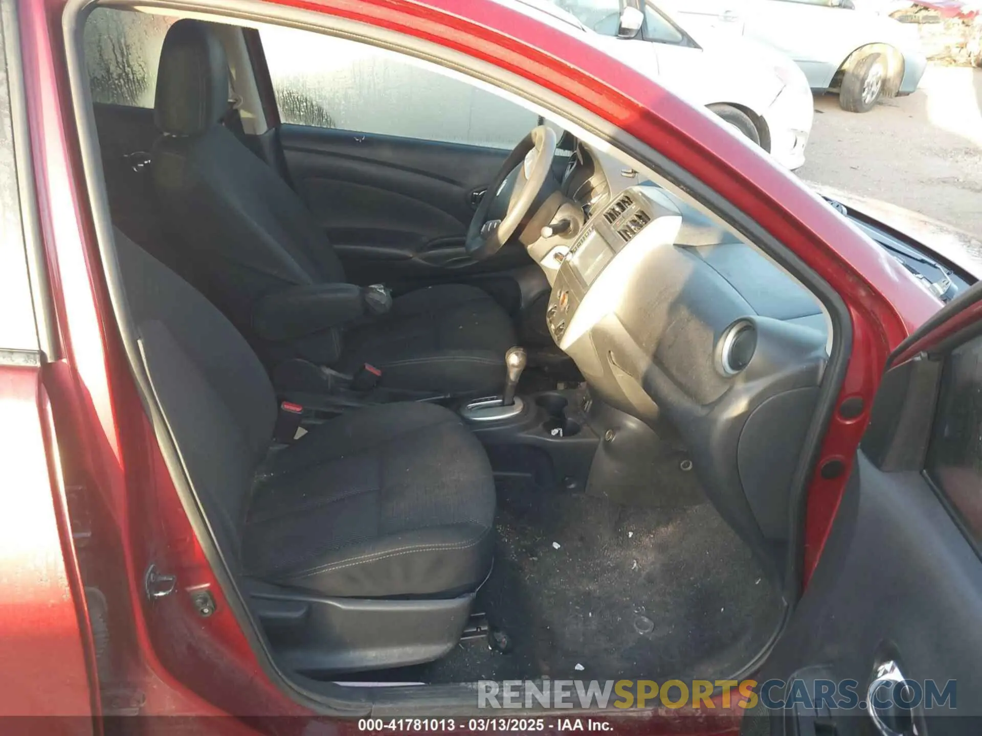 5 Photograph of a damaged car 3N1CN7AP9KL841097 NISSAN VERSA 2019
