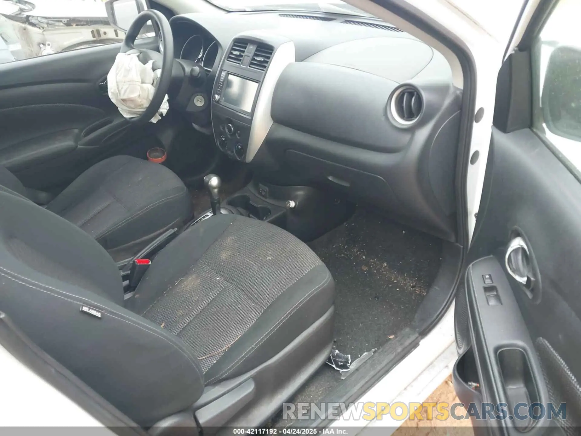 5 Фотография поврежденного автомобиля 3N1CN7AP9KL842119 NISSAN VERSA 2019