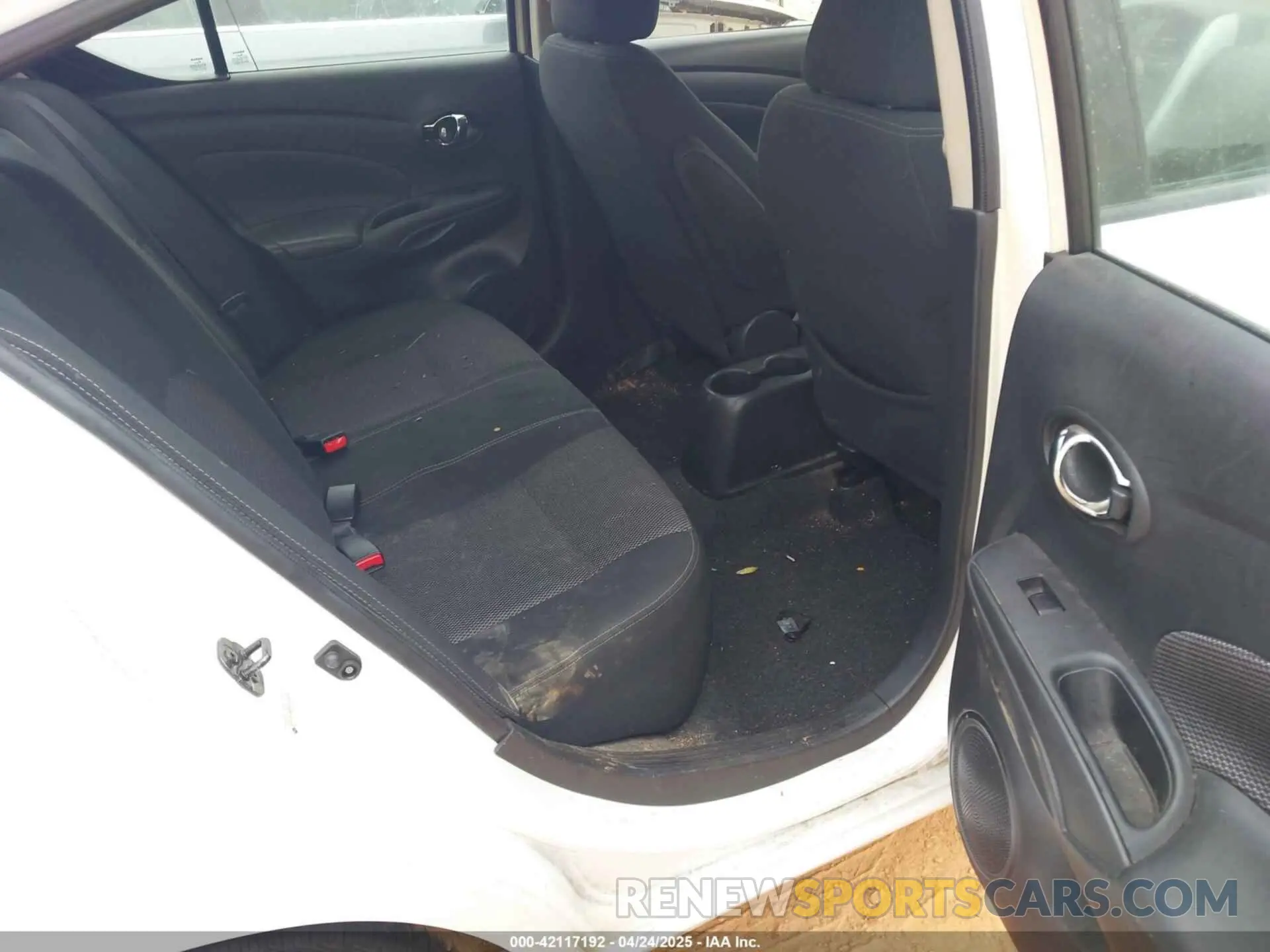 8 Фотография поврежденного автомобиля 3N1CN7AP9KL842119 NISSAN VERSA 2019