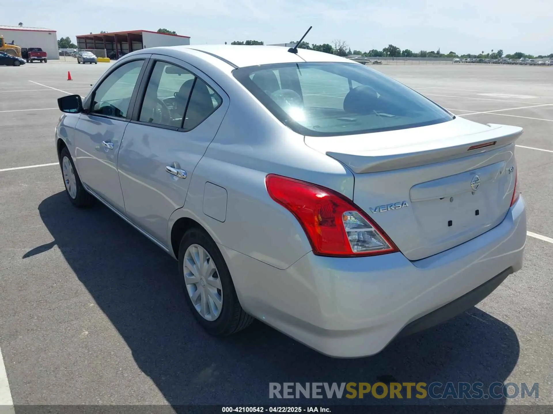 3 Фотография поврежденного автомобиля 3N1CN7AP9KL867893 NISSAN VERSA 2019
