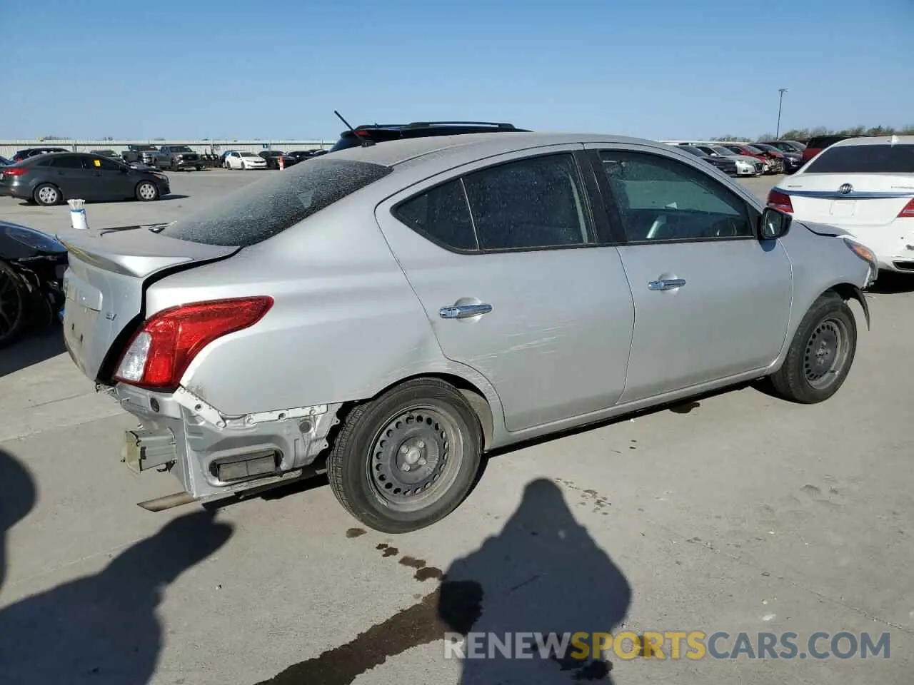 3 Фотография поврежденного автомобиля 3N1CN7AP9KL873158 NISSAN VERSA 2019