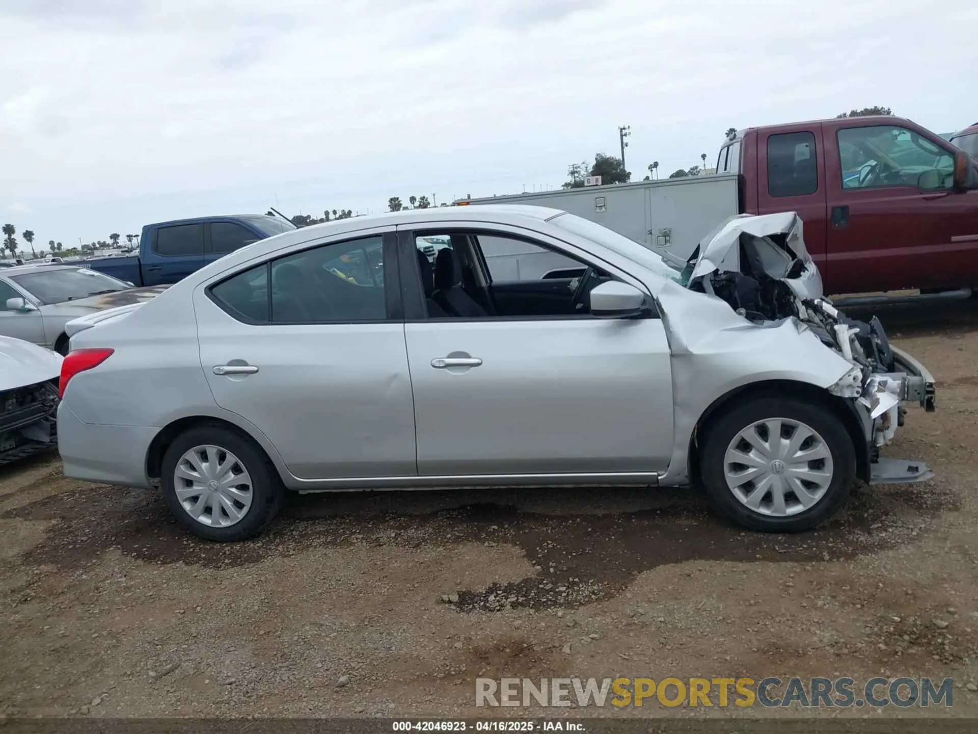 14 Фотография поврежденного автомобиля 3N1CN7APXKL803474 NISSAN VERSA 2019