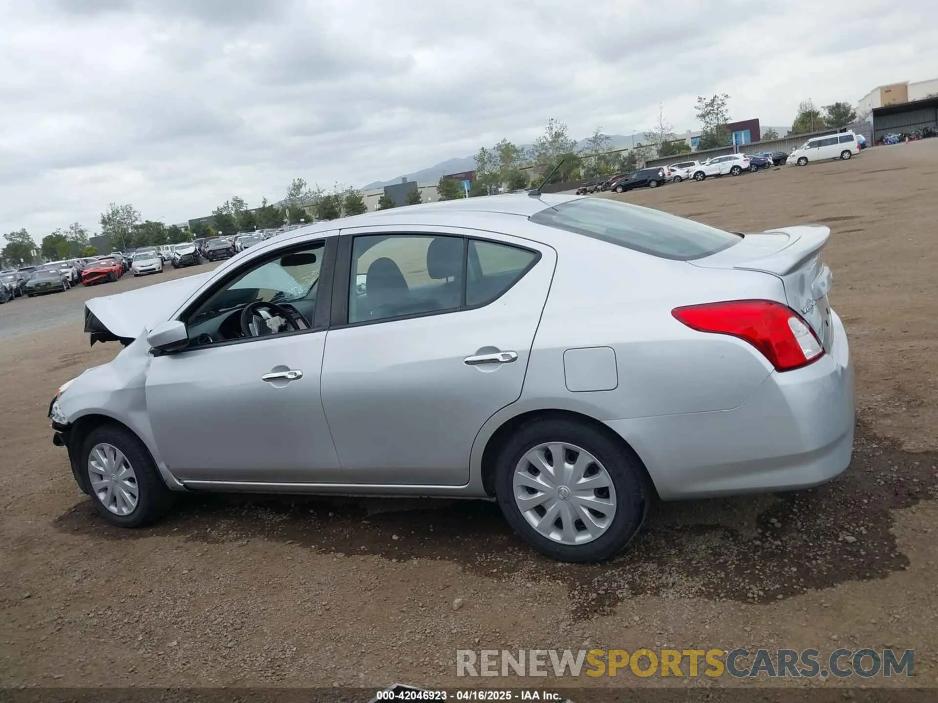 15 Фотография поврежденного автомобиля 3N1CN7APXKL803474 NISSAN VERSA 2019