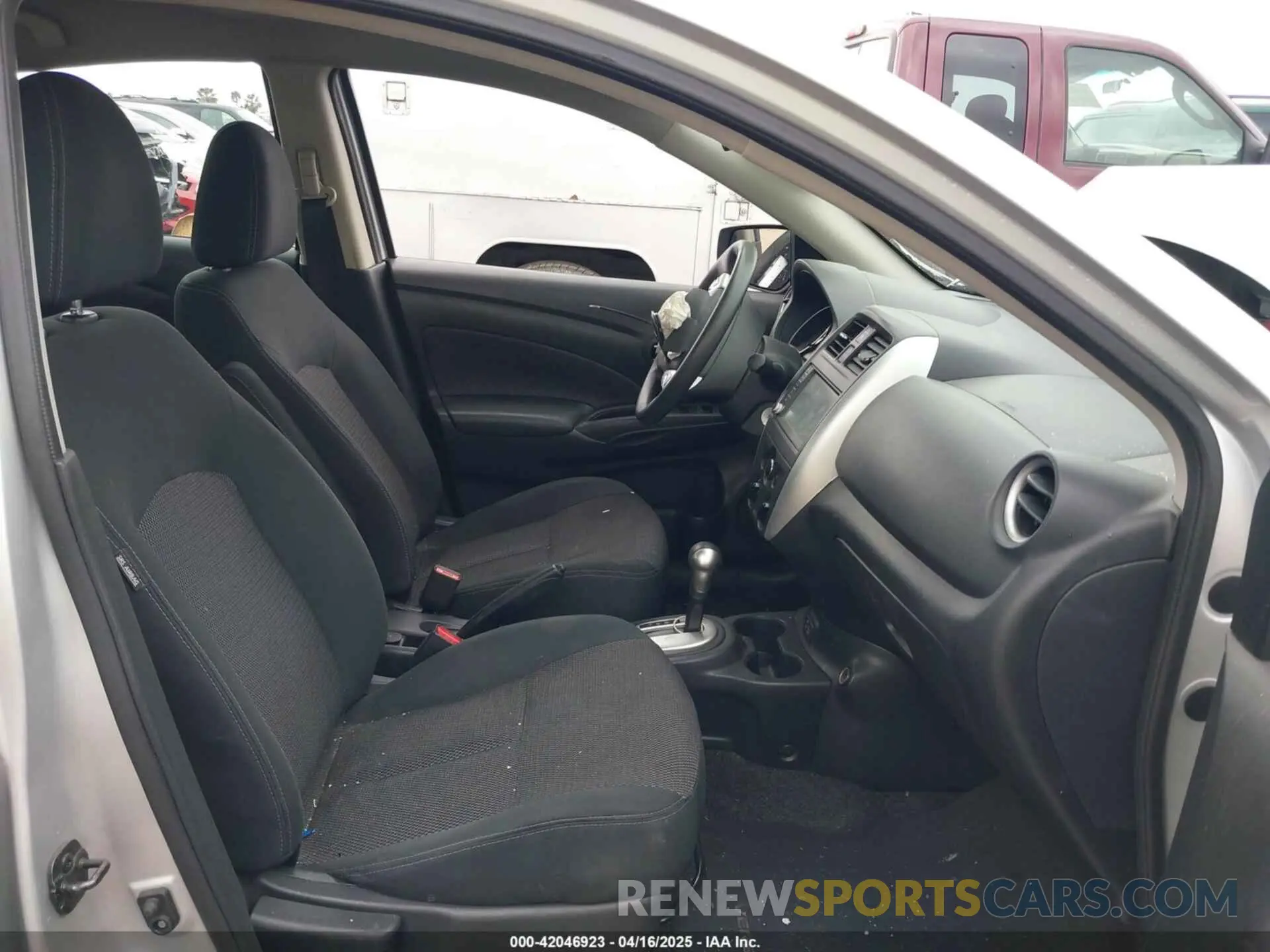 5 Фотография поврежденного автомобиля 3N1CN7APXKL803474 NISSAN VERSA 2019