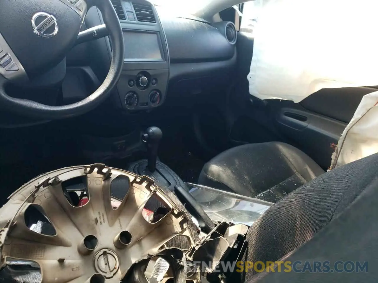 8 Photograph of a damaged car 3N1CN7APXKL865117 NISSAN VERSA 2019