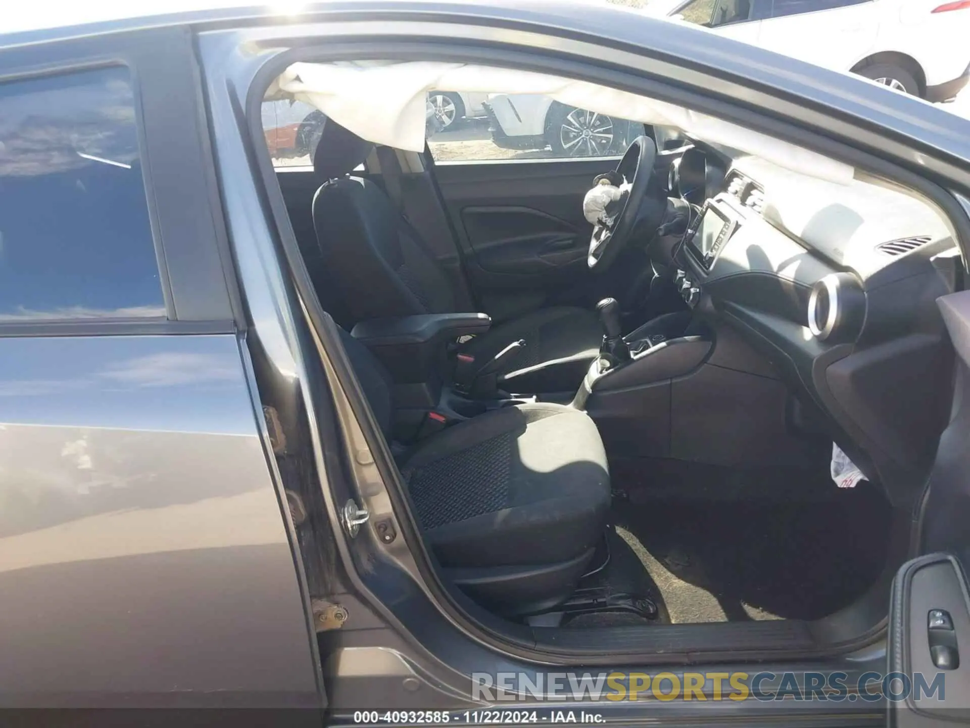 5 Photograph of a damaged car 3N1CN8BV8LL870837 NISSAN VERSA 2020