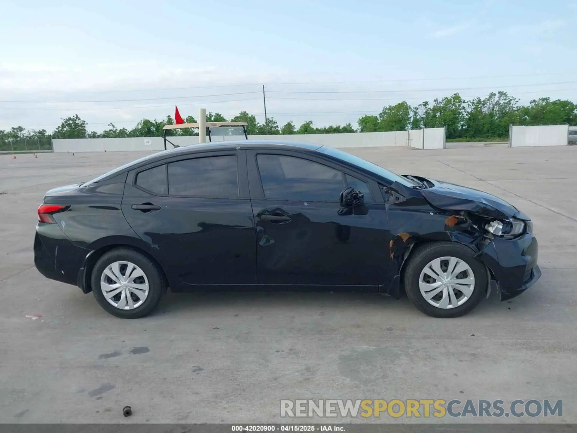 13 Photograph of a damaged car 3N1CN8DV0LL835173 NISSAN VERSA 2020