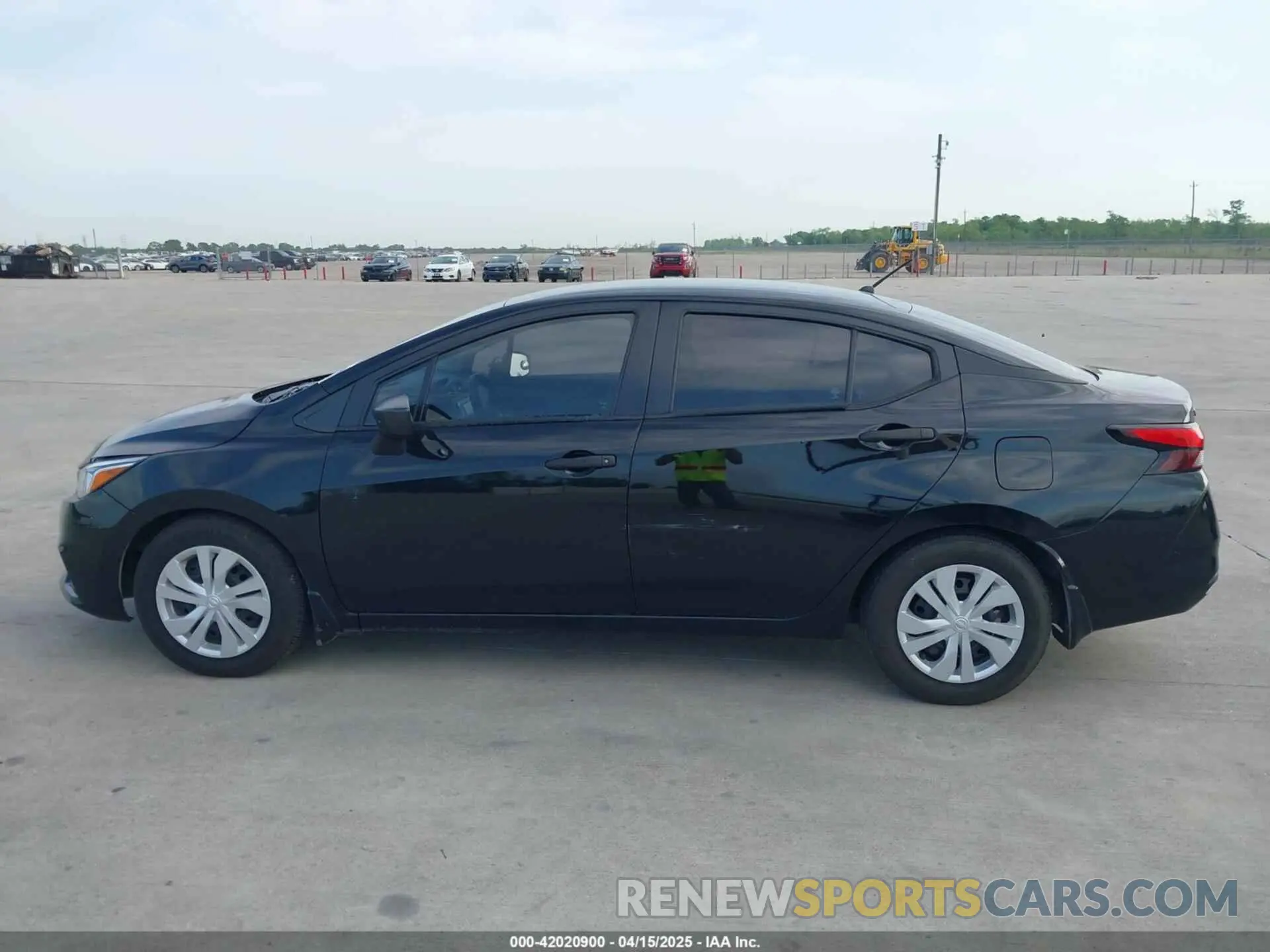 14 Photograph of a damaged car 3N1CN8DV0LL835173 NISSAN VERSA 2020