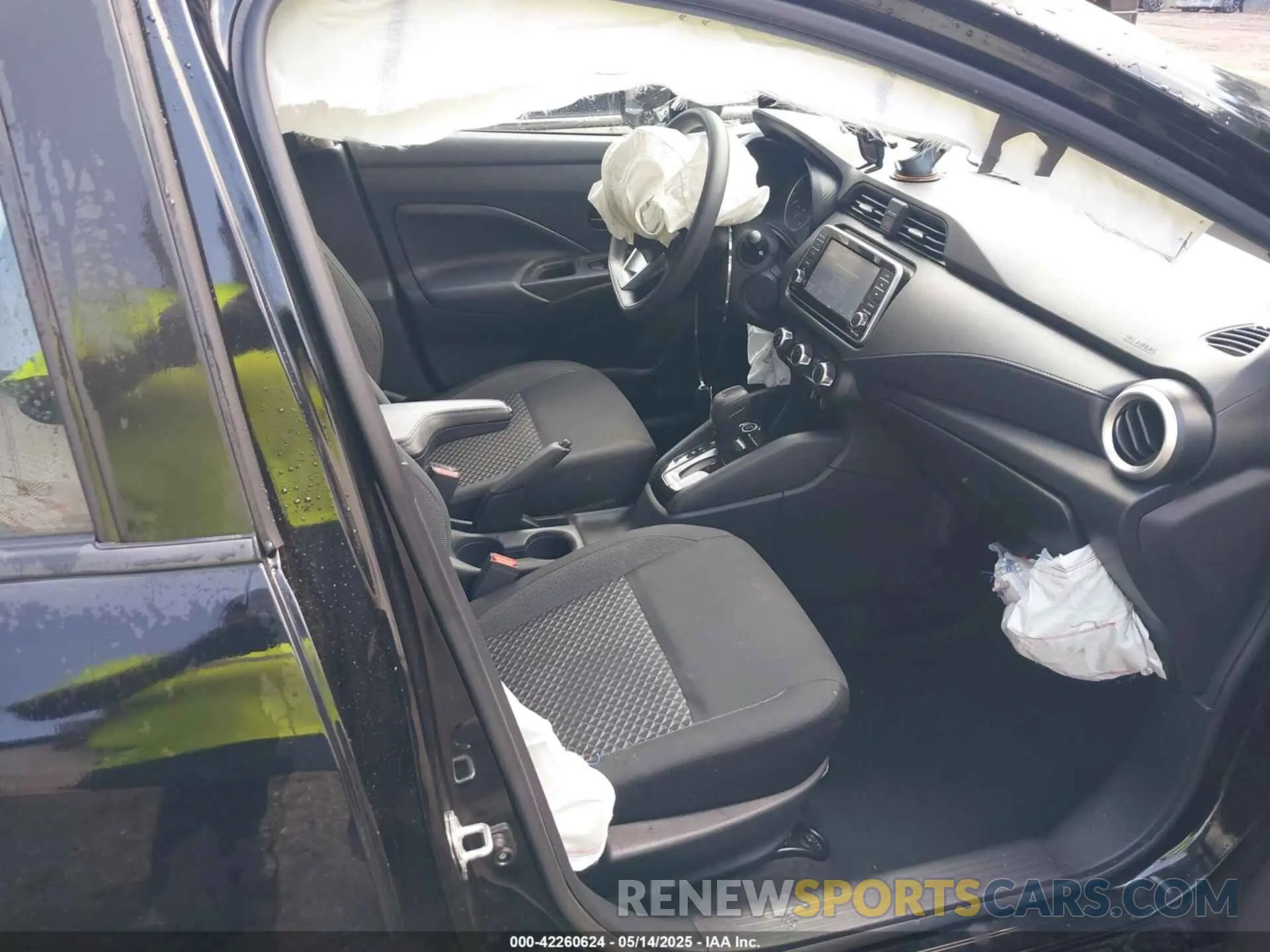 5 Photograph of a damaged car 3N1CN8DV1LL842665 NISSAN VERSA 2020