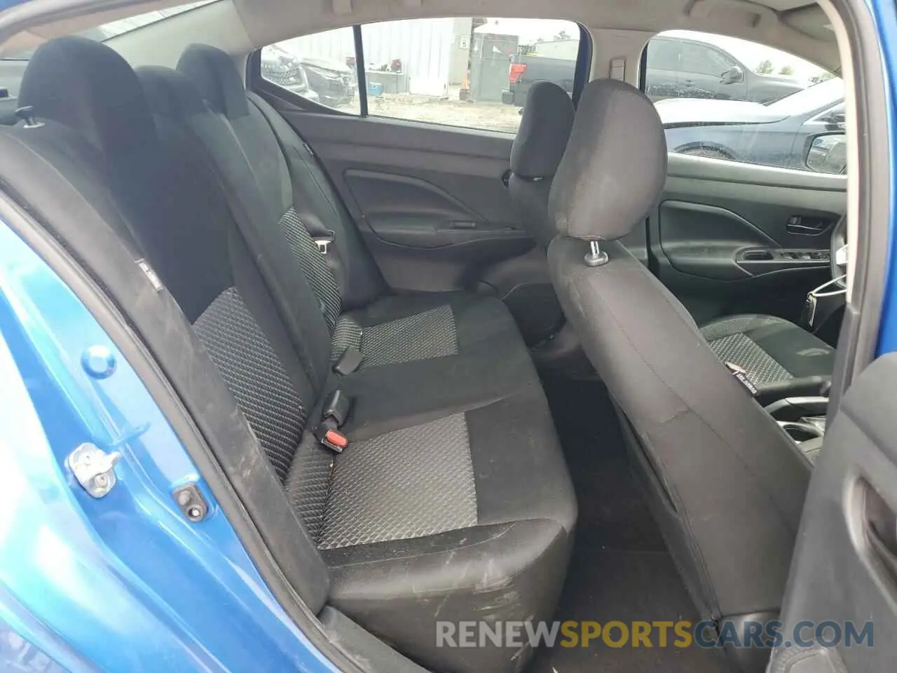 10 Photograph of a damaged car 3N1CN8DV1LL903884 NISSAN VERSA 2020