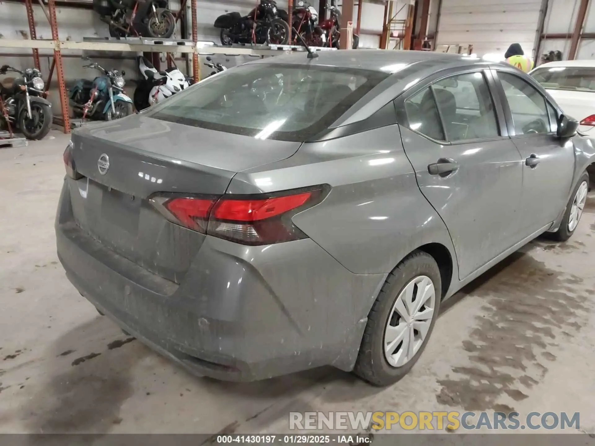 4 Фотография поврежденного автомобиля 3N1CN8DV1LL915324 NISSAN VERSA 2020