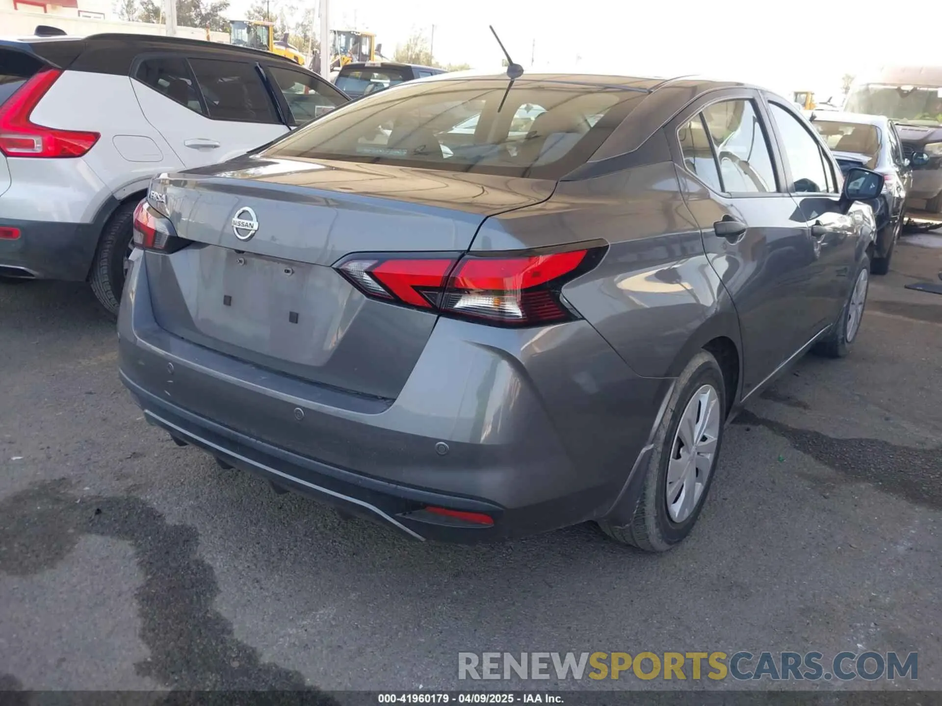 4 Photograph of a damaged car 3N1CN8DV2LL916868 NISSAN VERSA 2020