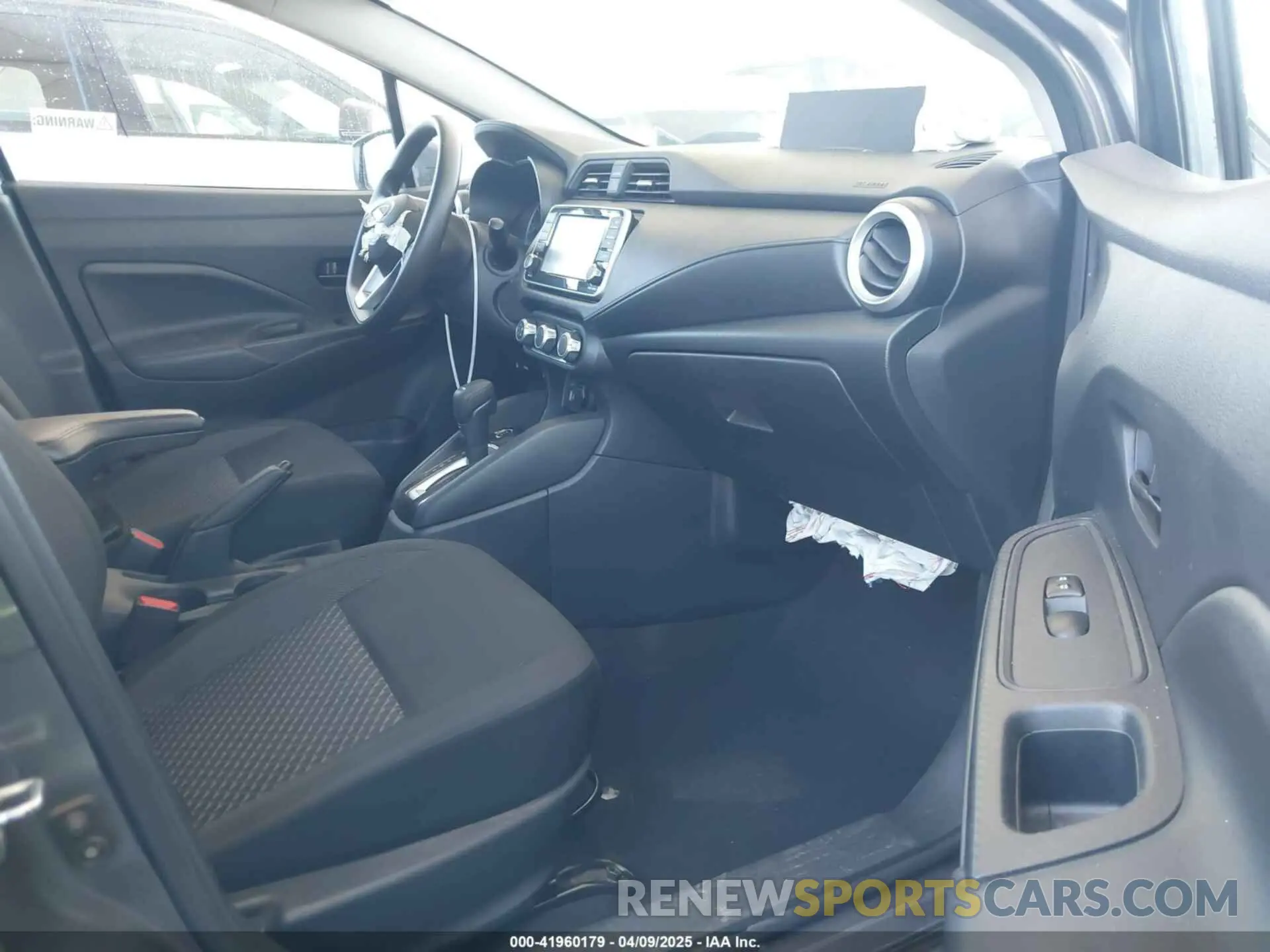 5 Photograph of a damaged car 3N1CN8DV2LL916868 NISSAN VERSA 2020