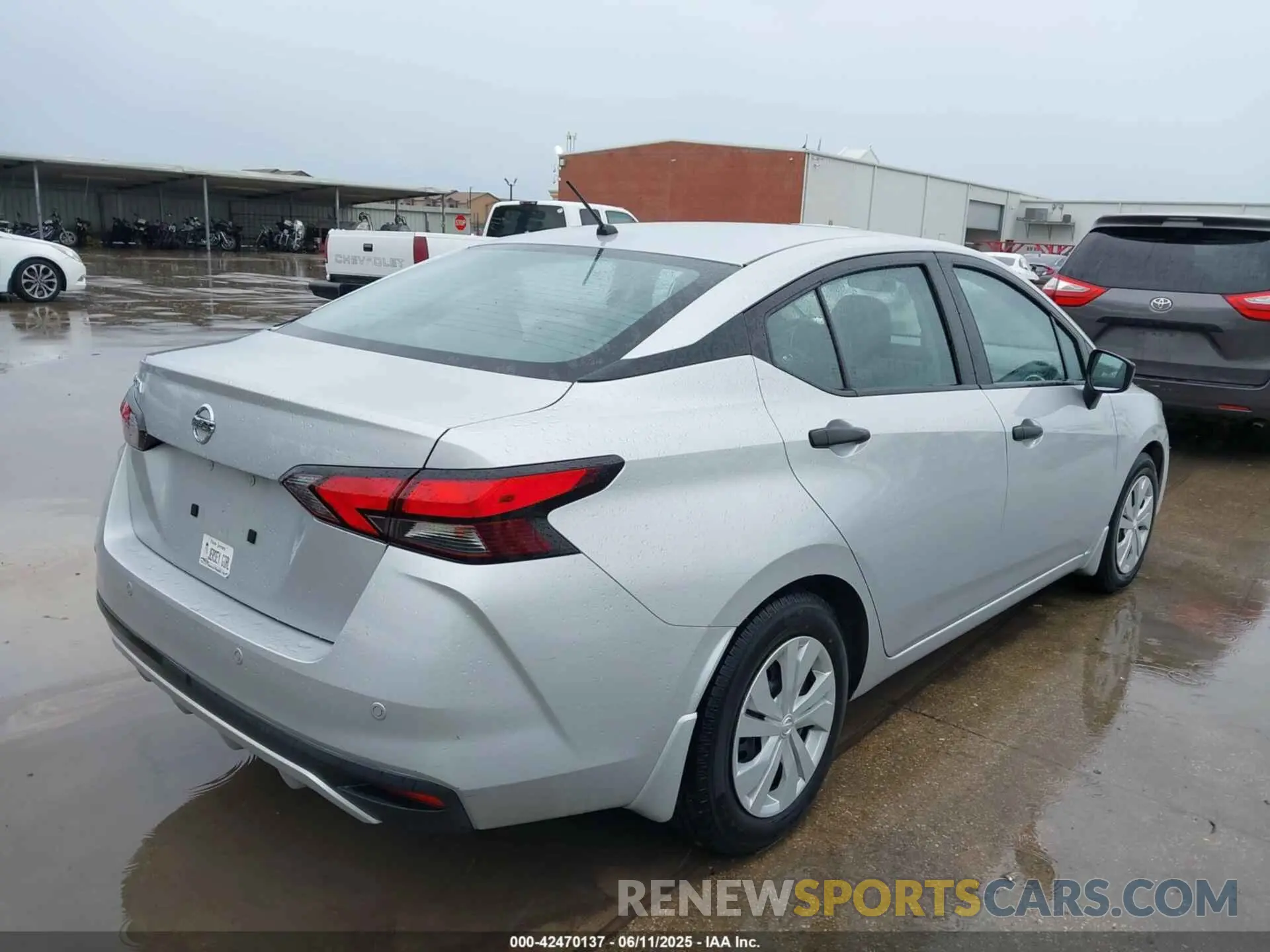 4 Photograph of a damaged car 3N1CN8DV3LL918600 NISSAN VERSA 2020