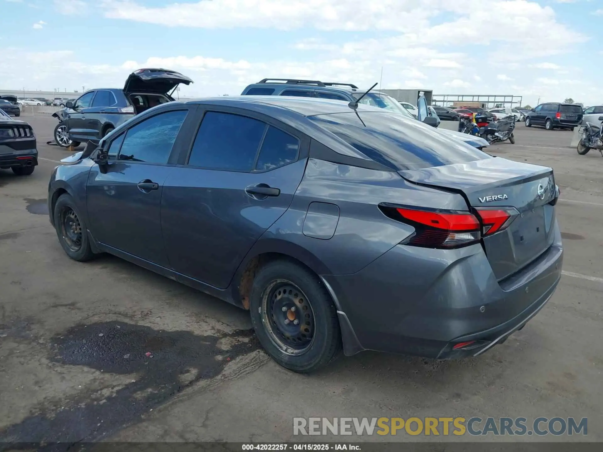 3 Фотография поврежденного автомобиля 3N1CN8DV4LL822989 NISSAN VERSA 2020