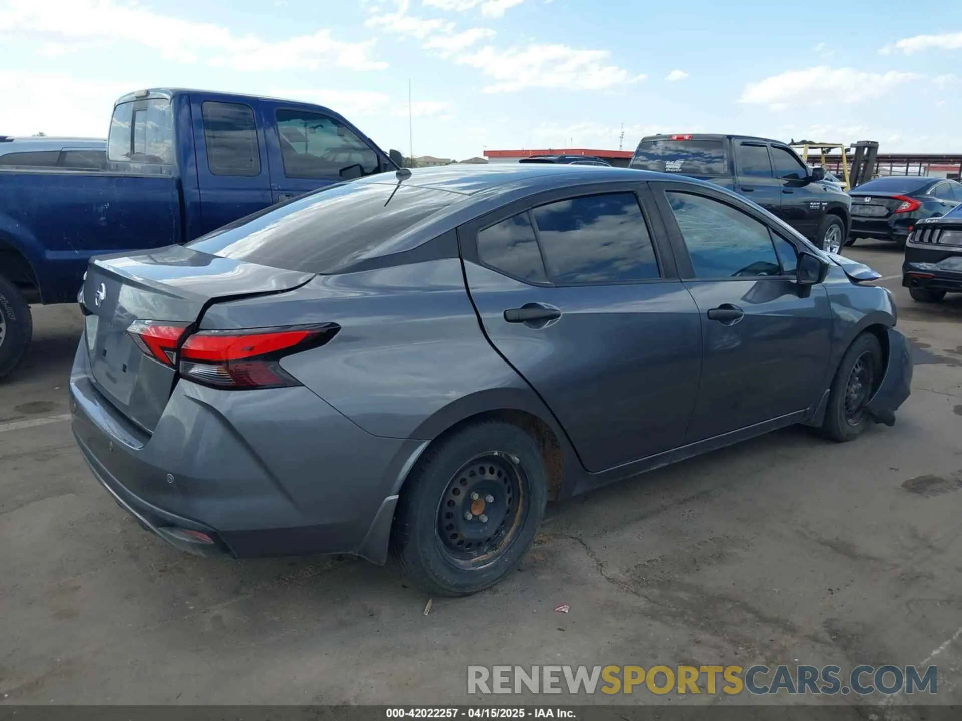 4 Фотография поврежденного автомобиля 3N1CN8DV4LL822989 NISSAN VERSA 2020