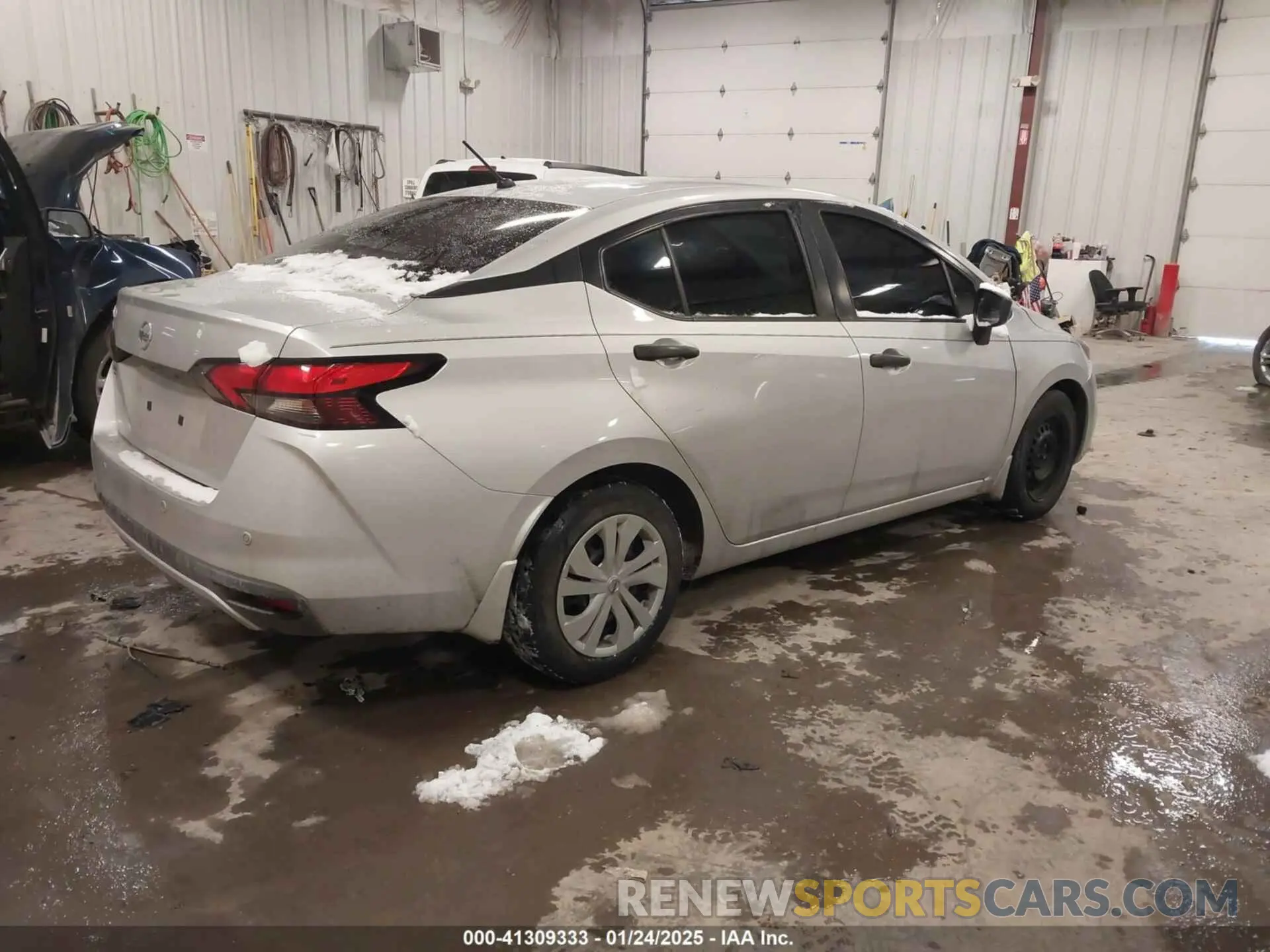 4 Photograph of a damaged car 3N1CN8DV4LL893447 NISSAN VERSA 2020
