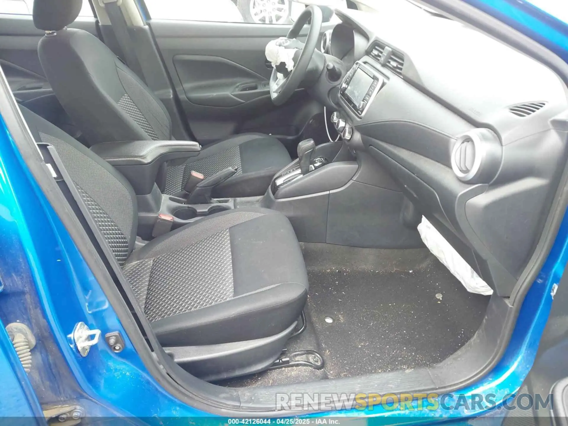 5 Photograph of a damaged car 3N1CN8DV6LL900625 NISSAN VERSA 2020