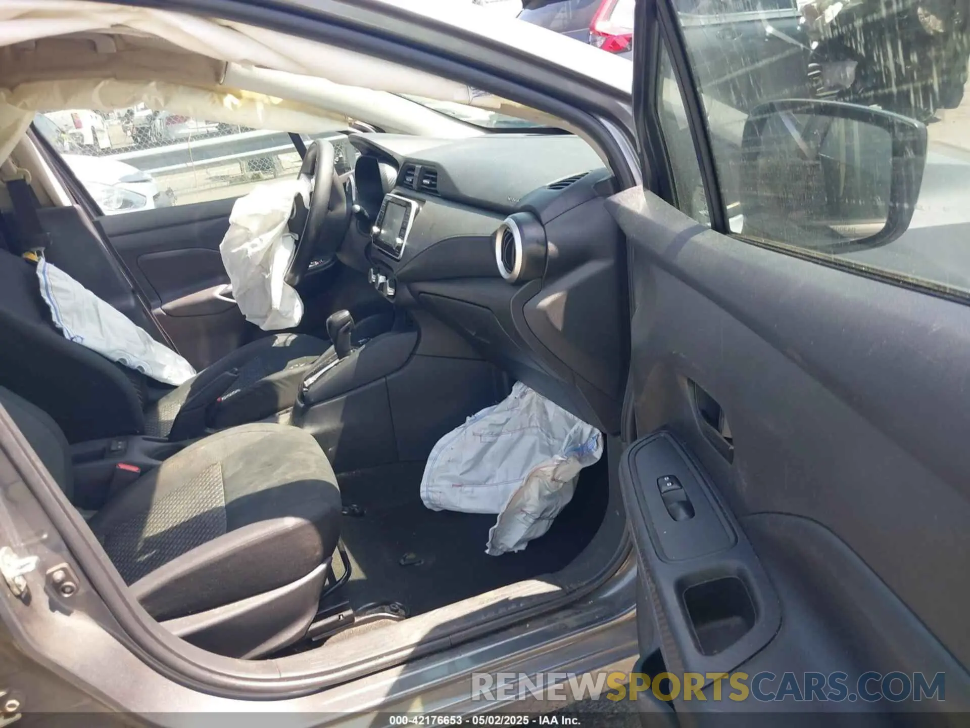 5 Photograph of a damaged car 3N1CN8DV6LL918073 NISSAN VERSA 2020