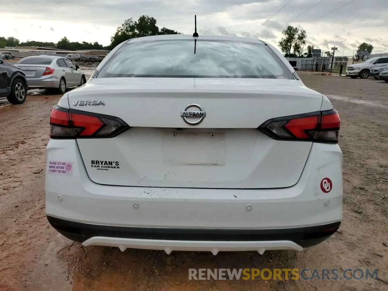 6 Photograph of a damaged car 3N1CN8DV7LL835395 NISSAN VERSA 2020