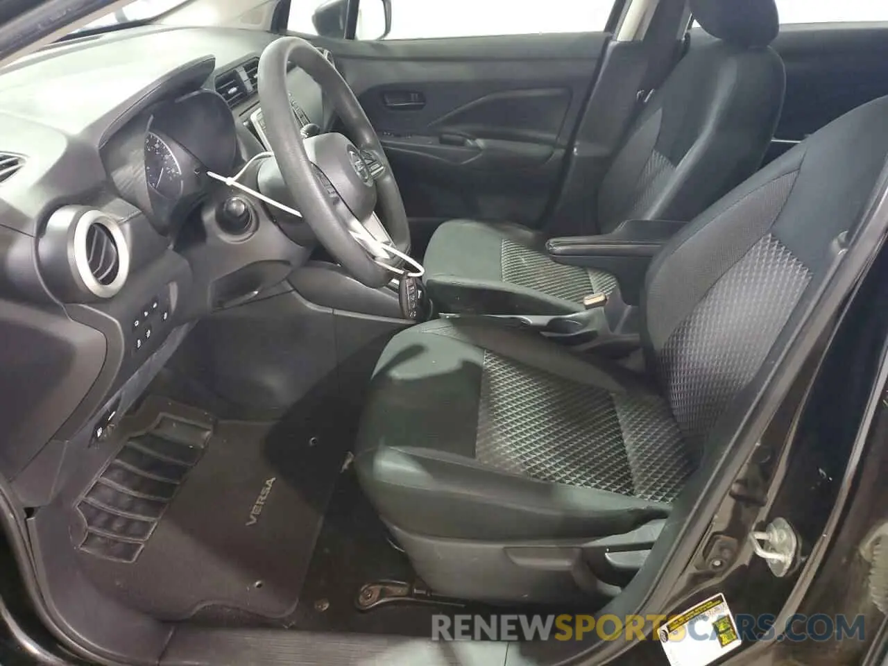 7 Photograph of a damaged car 3N1CN8DV8LL886713 NISSAN VERSA 2020