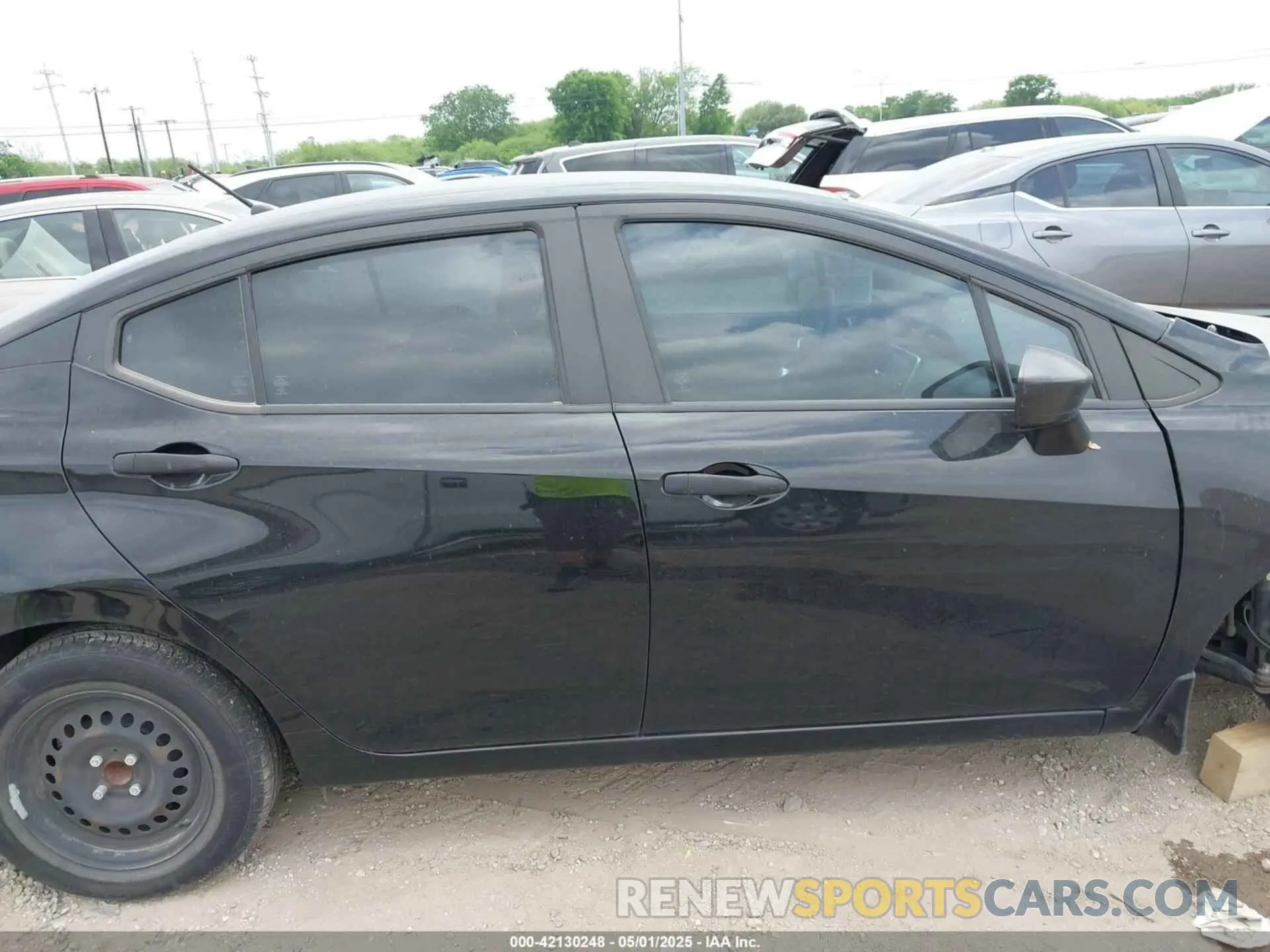 13 Photograph of a damaged car 3N1CN8DV8LL916258 NISSAN VERSA 2020