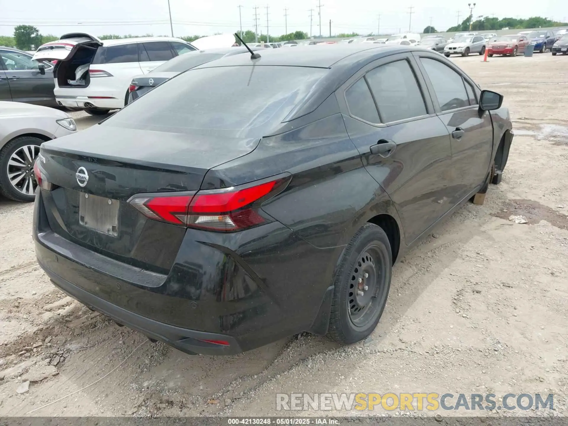 4 Photograph of a damaged car 3N1CN8DV8LL916258 NISSAN VERSA 2020