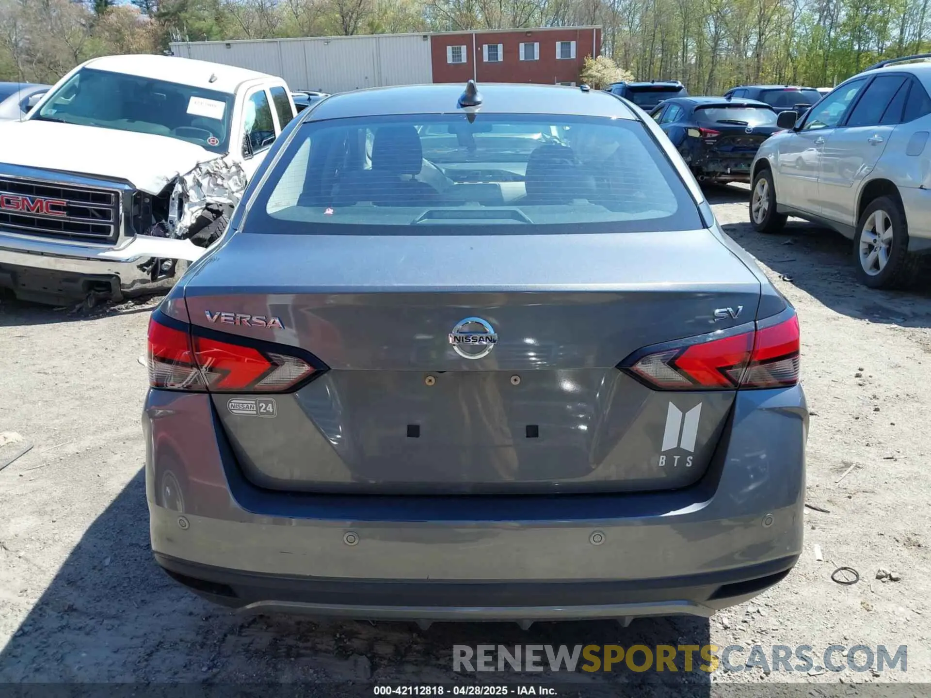 17 Photograph of a damaged car 3N1CN8EV0LL833387 NISSAN VERSA 2020