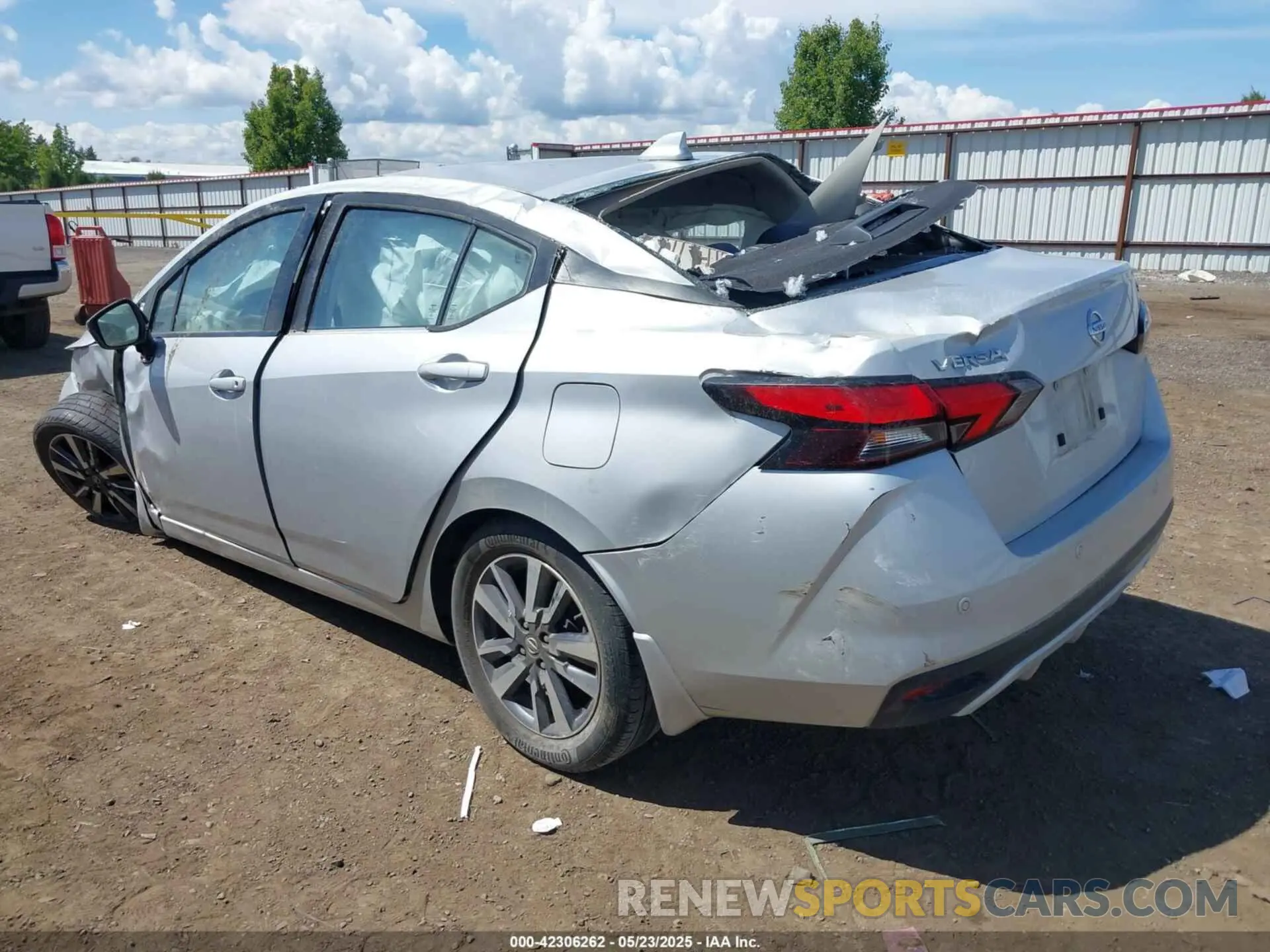3 Фотография поврежденного автомобиля 3N1CN8EV2LL833925 NISSAN VERSA 2020