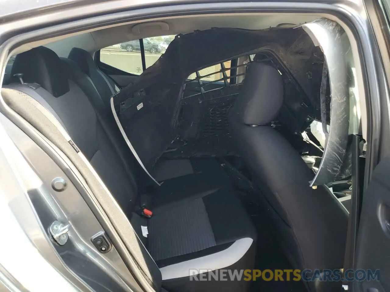 10 Photograph of a damaged car 3N1CN8EV2LL914312 NISSAN VERSA 2020