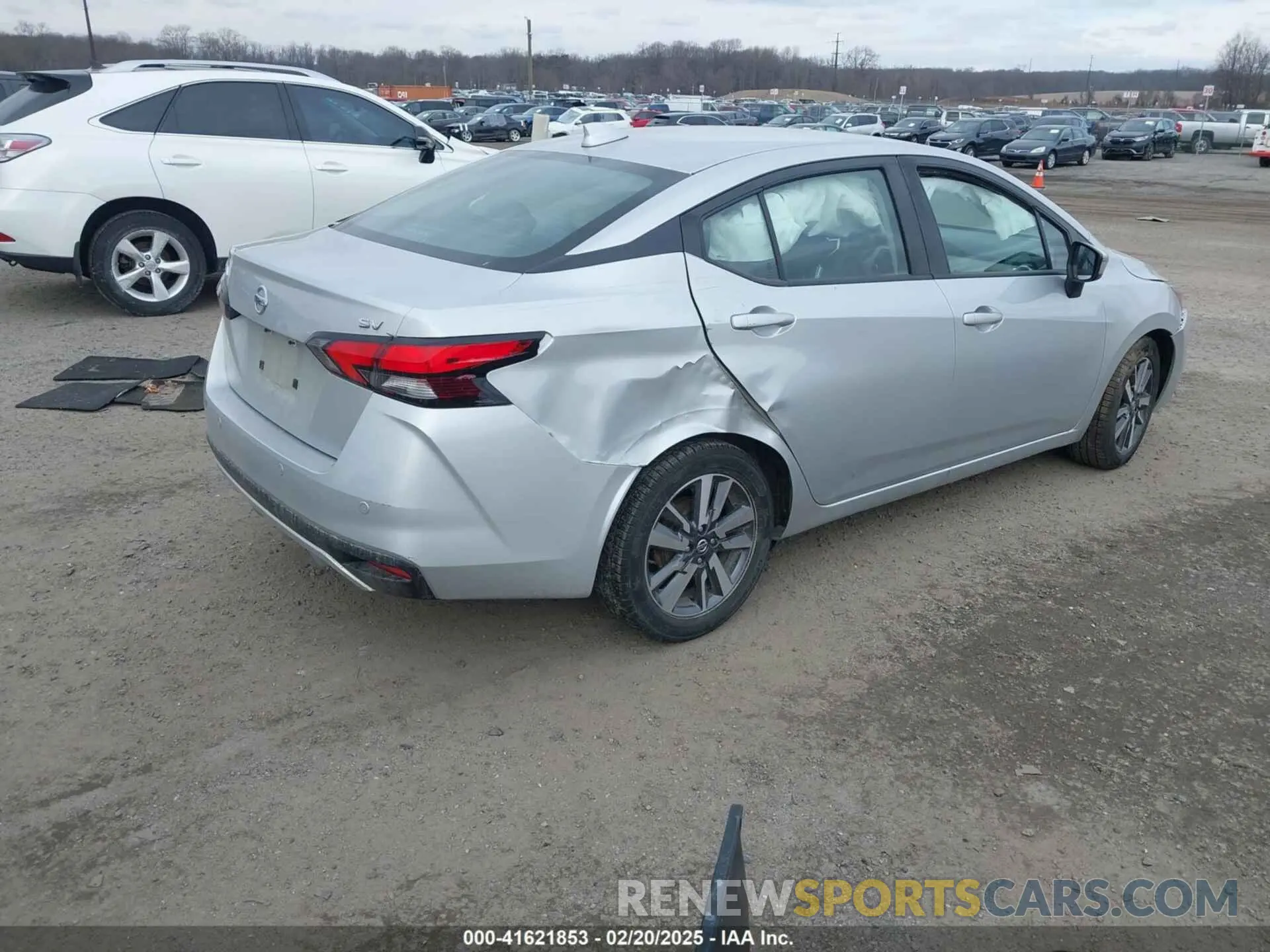 4 Фотография поврежденного автомобиля 3N1CN8EV4LL827883 NISSAN VERSA 2020