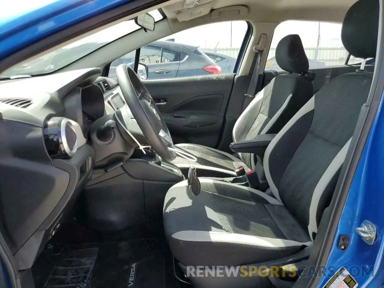 7 Photograph of a damaged car 3N1CN8EV4LL870555 NISSAN VERSA 2020