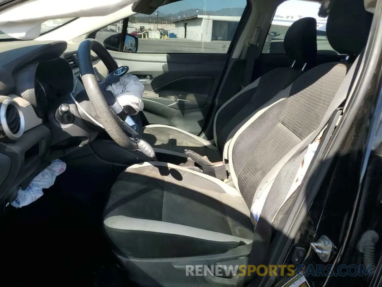 7 Photograph of a damaged car 3N1CN8EV4LL880941 NISSAN VERSA 2020