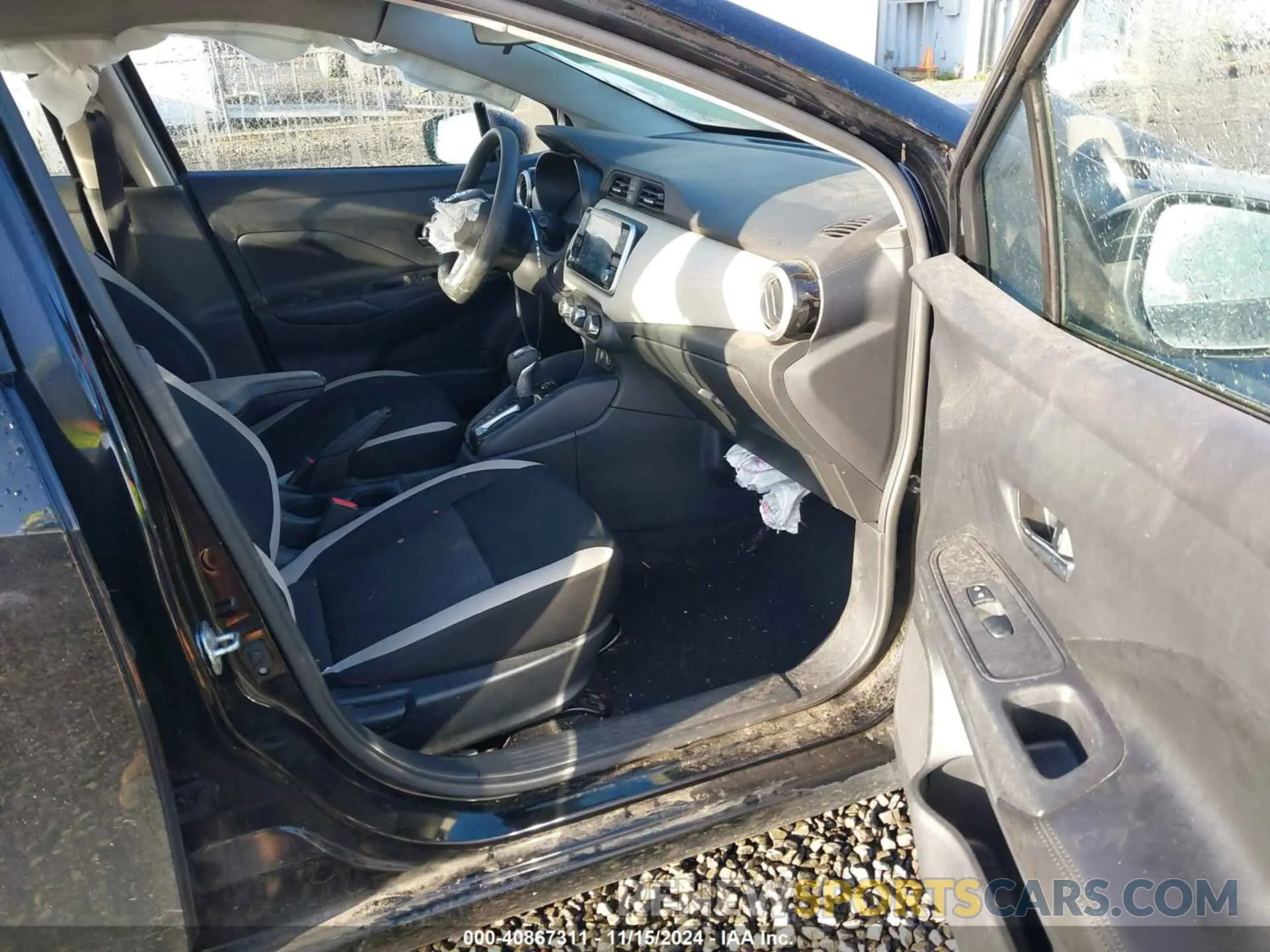 5 Photograph of a damaged car 3N1CN8EV5LL847186 NISSAN VERSA 2020