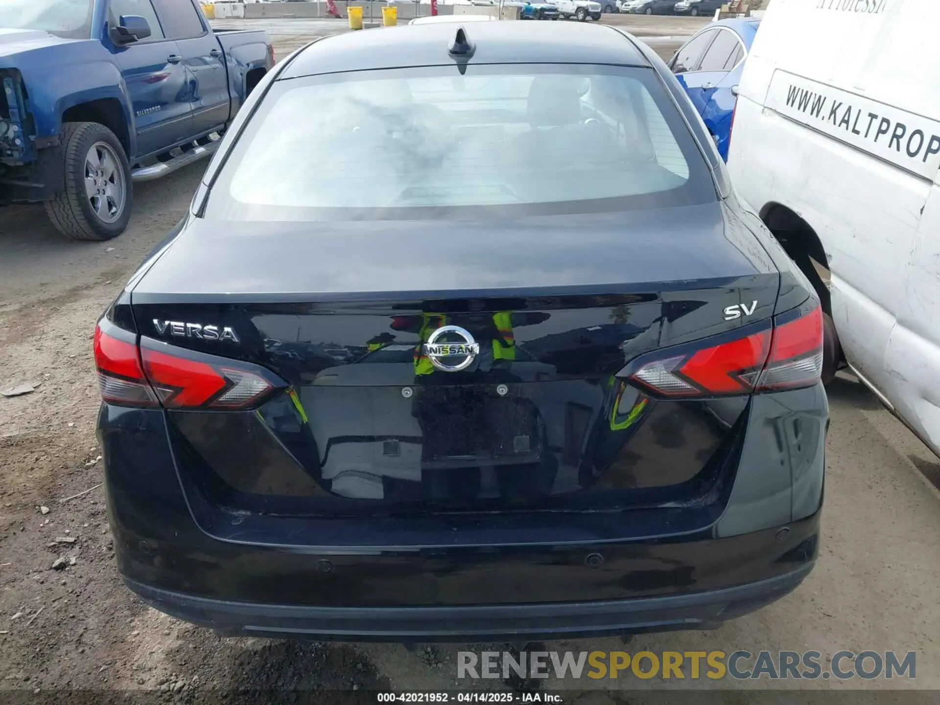 16 Photograph of a damaged car 3N1CN8EV8LL865410 NISSAN VERSA 2020