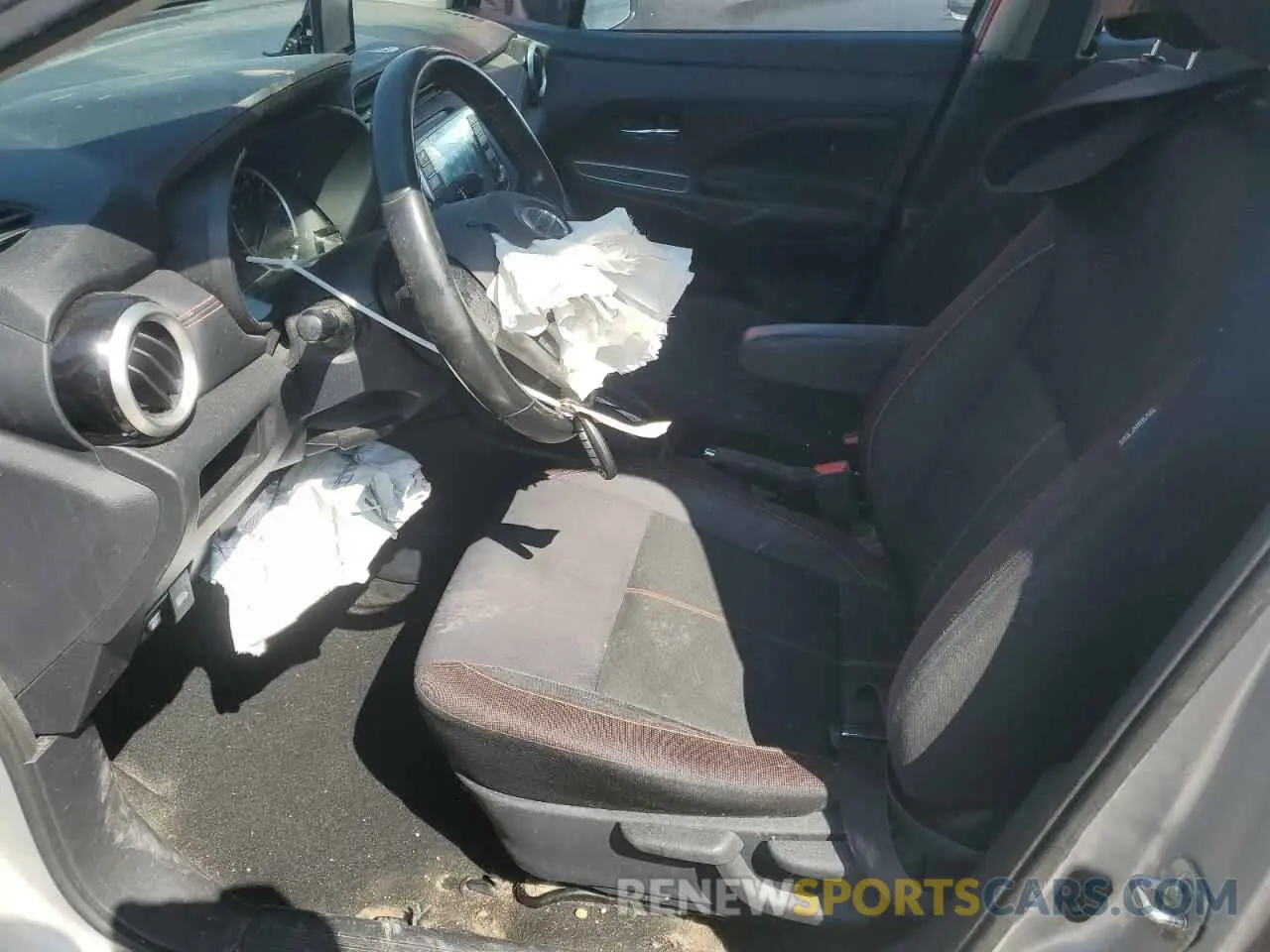 7 Photograph of a damaged car 3N1CN8FV2LL804388 NISSAN VERSA 2020
