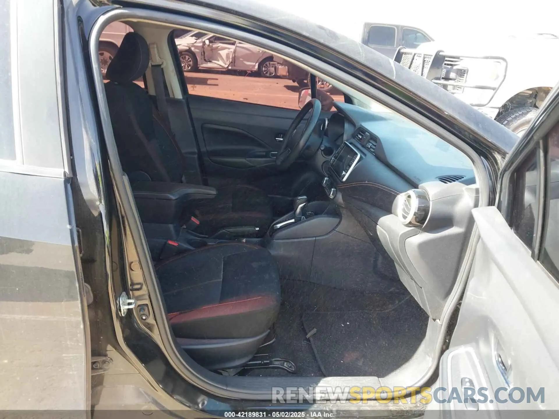 5 Photograph of a damaged car 3N1CN8FV5LL879229 NISSAN VERSA 2020