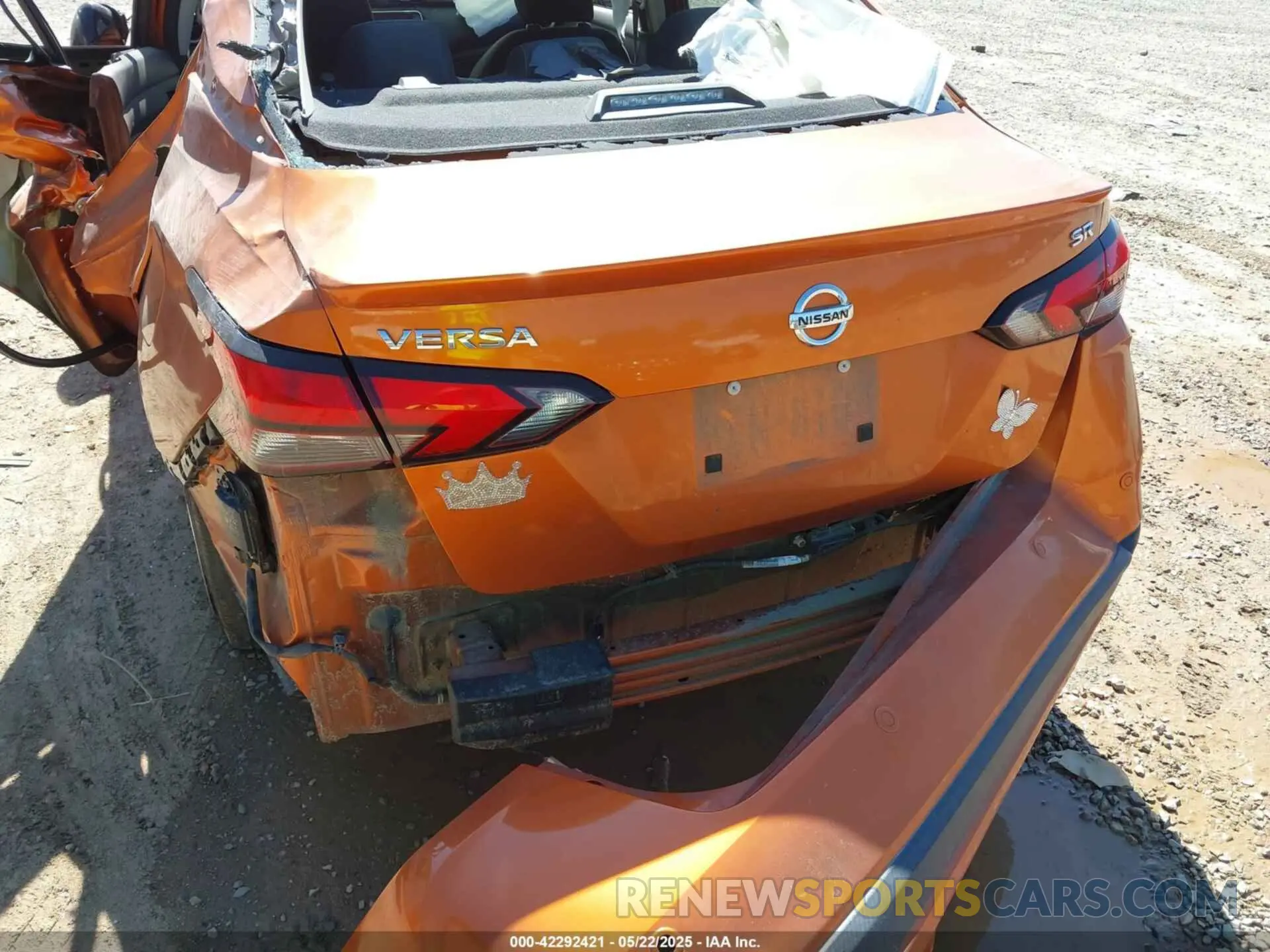 16 Photograph of a damaged car 3N1CN8FV8LL902633 NISSAN VERSA 2020