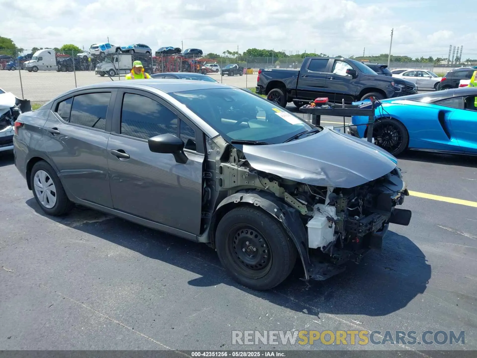 1 Photograph of a damaged car 3N1CN8DV1ML881404 NISSAN VERSA 2021