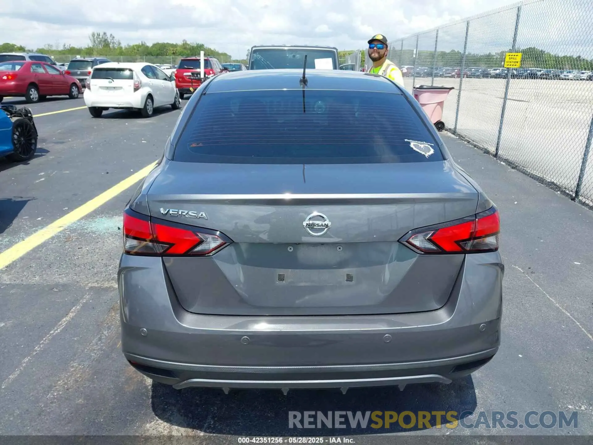 17 Photograph of a damaged car 3N1CN8DV1ML881404 NISSAN VERSA 2021