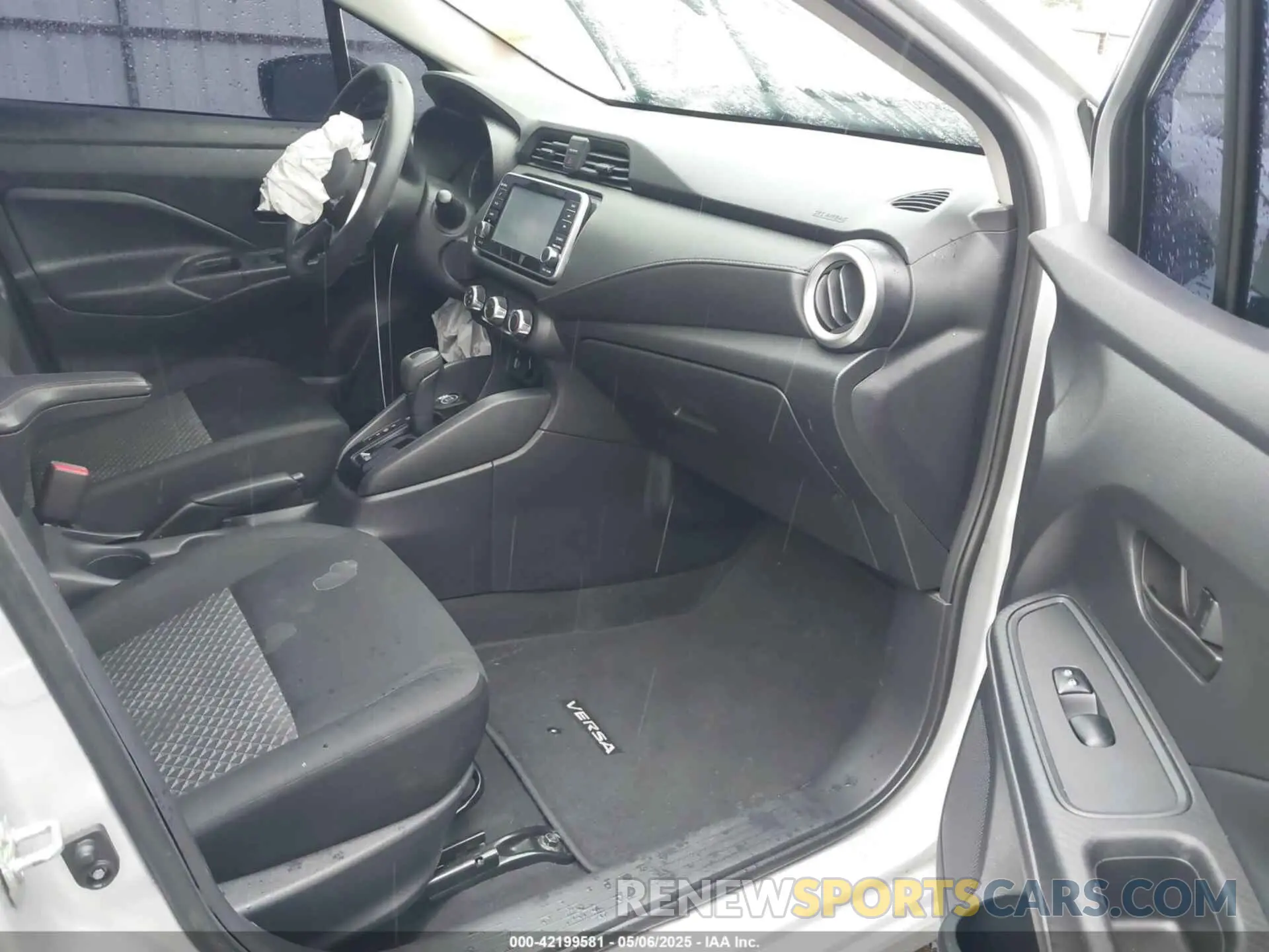 5 Photograph of a damaged car 3N1CN8DV4ML820029 NISSAN VERSA 2021